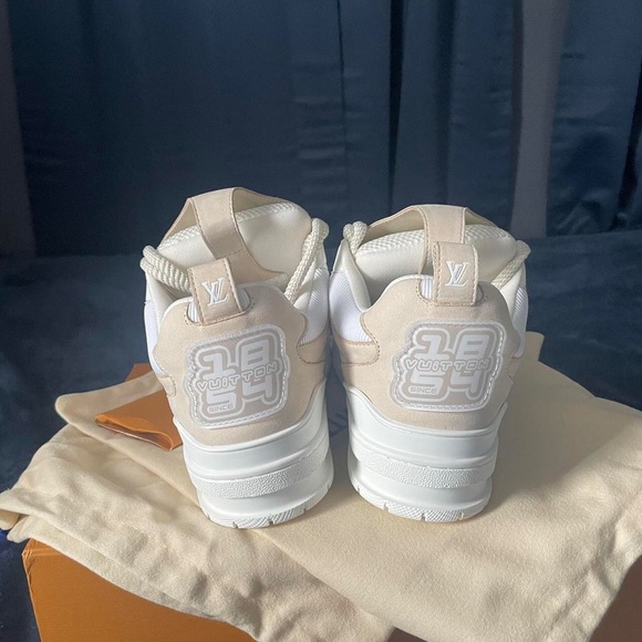 Louis Vuitton women’s trainers - Picture 4 of 5